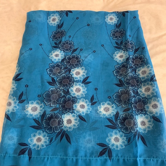 Floral Blue Sari - Picture 4 of 4